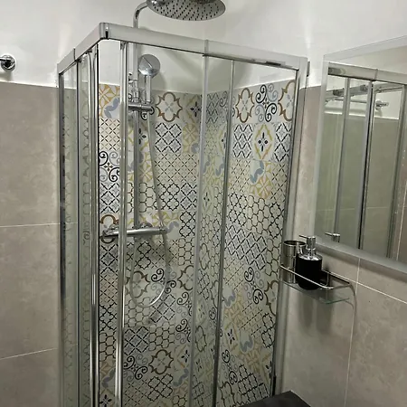 Moderno Bilocale Vicino Navigli E Bocconi * ميلان