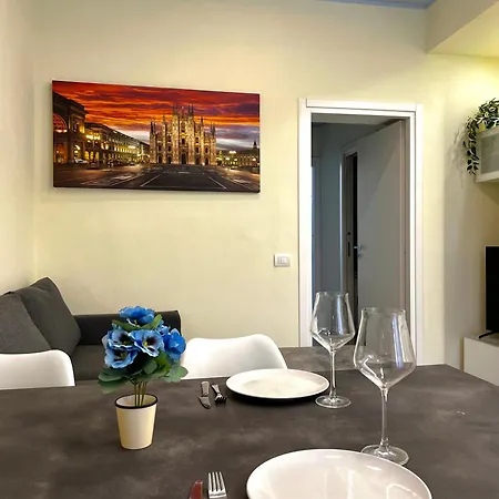 Moderno Bilocale Vicino Navigli E Bocconi